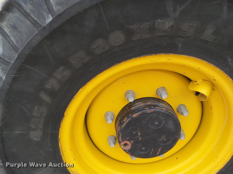 image for item CB9793 2003 Gehl 721T wheel loader