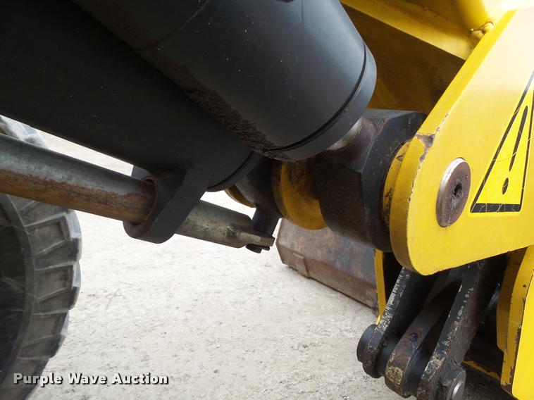 image for item CB9793 2003 Gehl 721T wheel loader