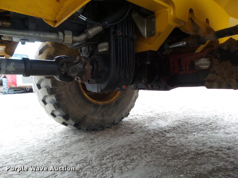 image for item CB9793 2003 Gehl 721T wheel loader