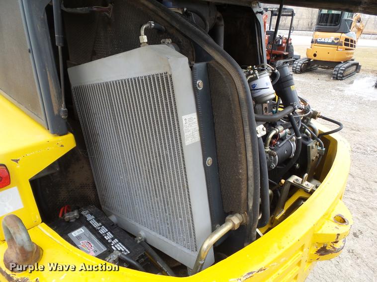 image for item CB9793 2003 Gehl 721T wheel loader