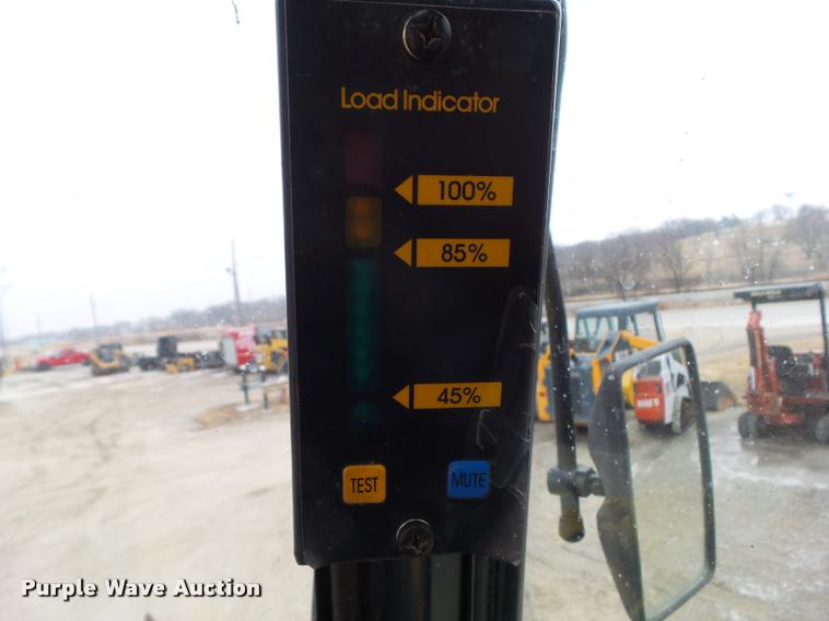 image for item CB9793 2003 Gehl 721T wheel loader