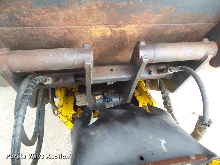 image for item CB9793 2003 Gehl 721T wheel loader