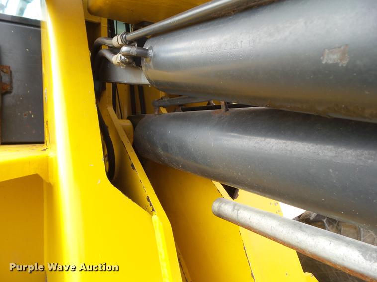 image for item CB9793 2003 Gehl 721T wheel loader