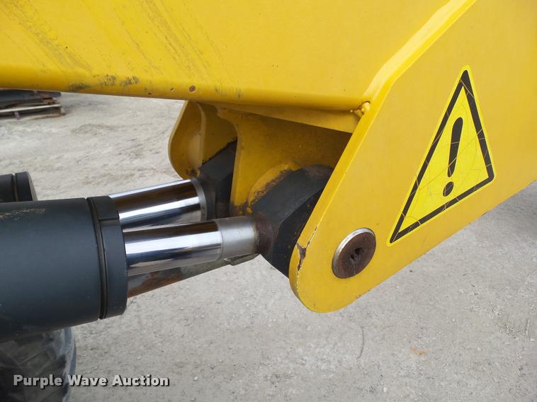 image for item CB9793 2003 Gehl 721T wheel loader