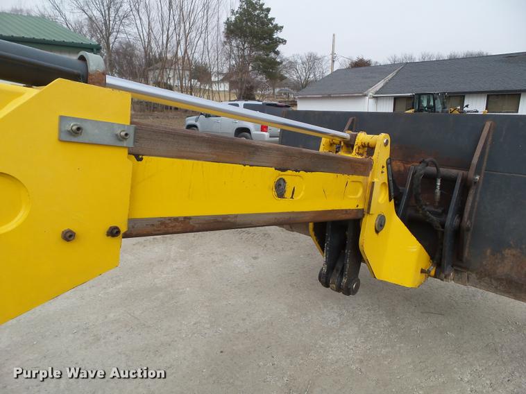 image for item CB9793 2003 Gehl 721T wheel loader