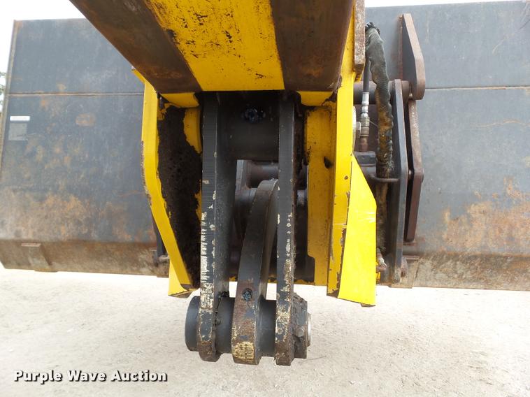 image for item CB9793 2003 Gehl 721T wheel loader