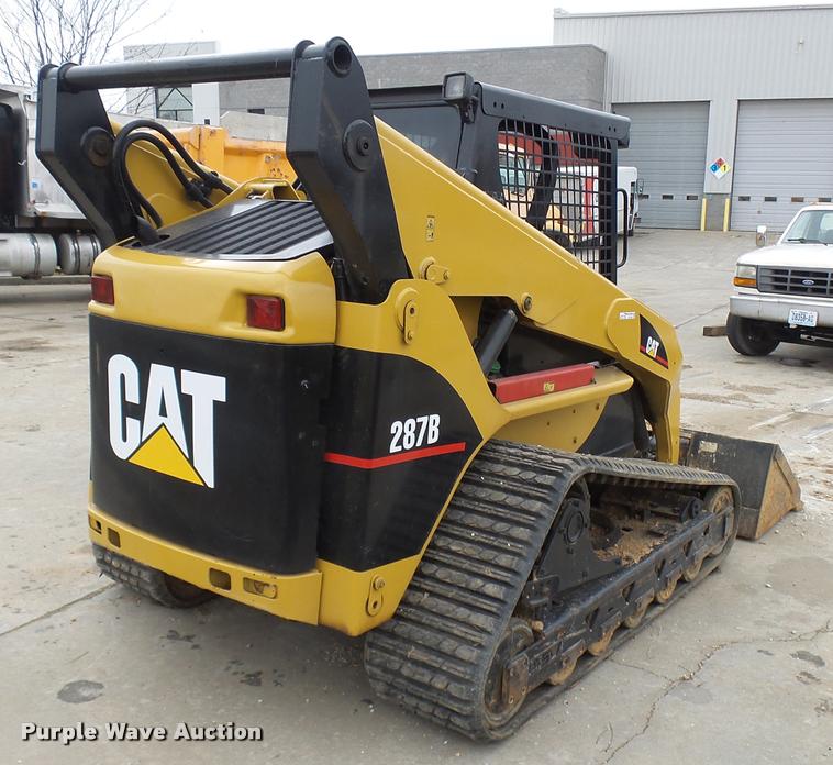 image for item CC9067 2004 Caterpillar 287B skid steer