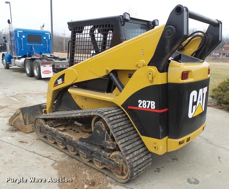 image for item CC9067 2004 Caterpillar 287B skid steer