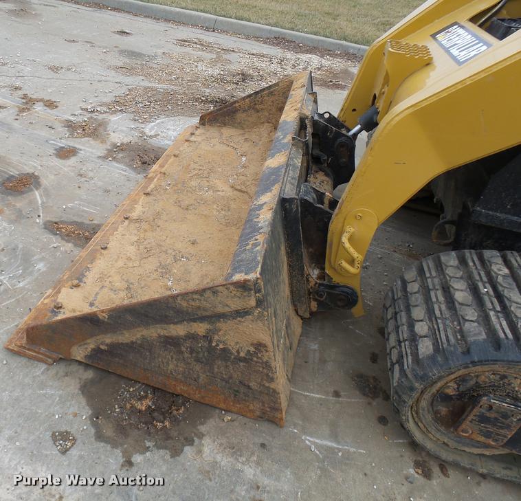 image for item CC9067 2004 Caterpillar 287B skid steer