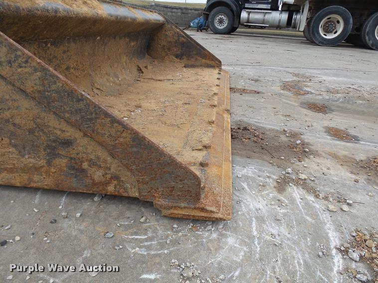 image for item CC9067 2004 Caterpillar 287B skid steer