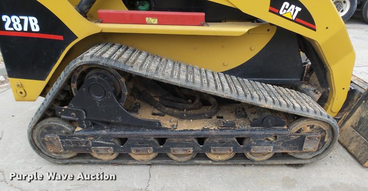 image for item CC9067 2004 Caterpillar 287B skid steer