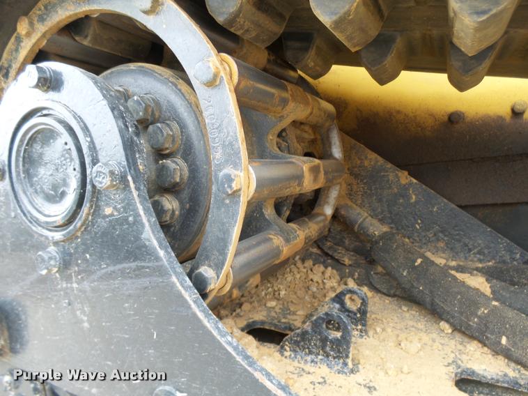 image for item CC9067 2004 Caterpillar 287B skid steer