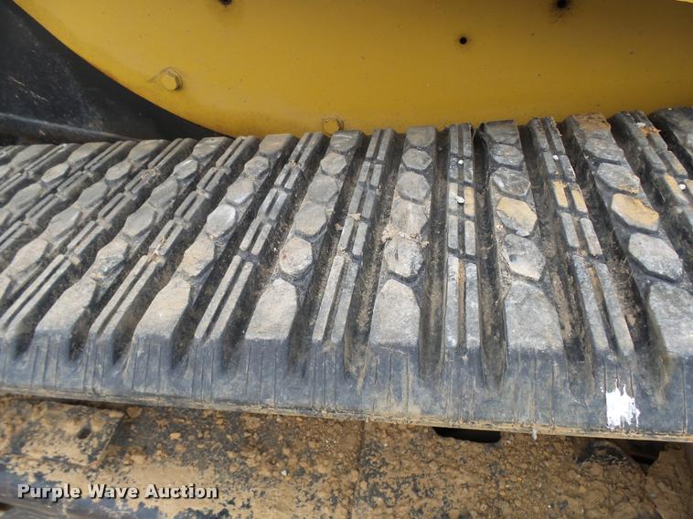 image for item CC9067 2004 Caterpillar 287B skid steer