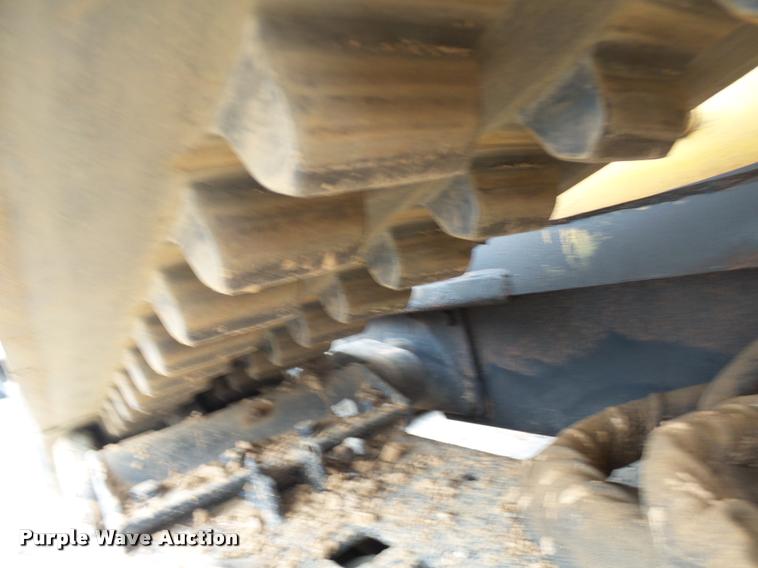 image for item CC9067 2004 Caterpillar 287B skid steer