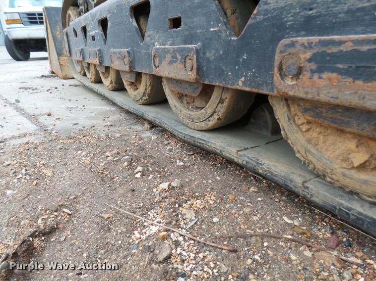 image for item CC9067 2004 Caterpillar 287B skid steer