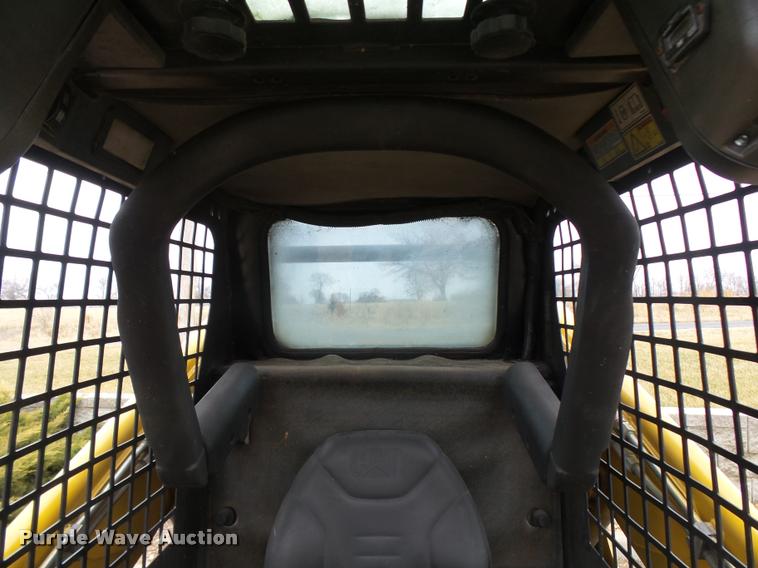 image for item CC9067 2004 Caterpillar 287B skid steer