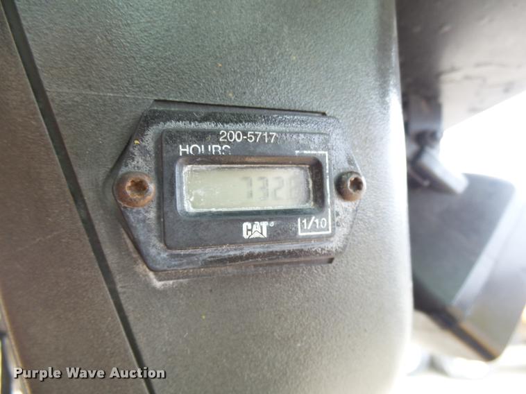 image for item CC9067 2004 Caterpillar 287B skid steer