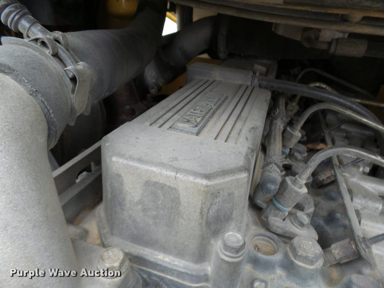 image for item CC9067 2004 Caterpillar 287B skid steer