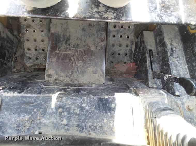 image for item DA0543 2007 John Deere 325 skid steer