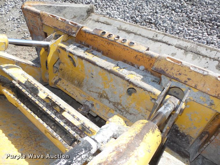 image for item DA0543 2007 John Deere 325 skid steer