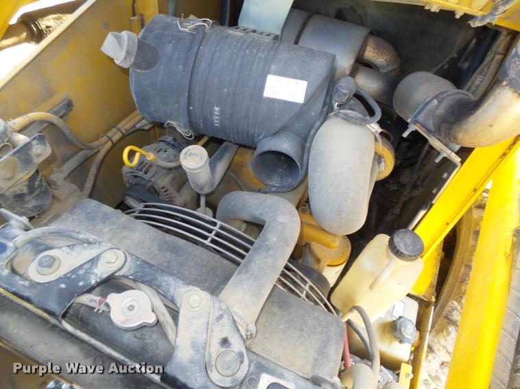 image for item DA0543 2007 John Deere 325 skid steer