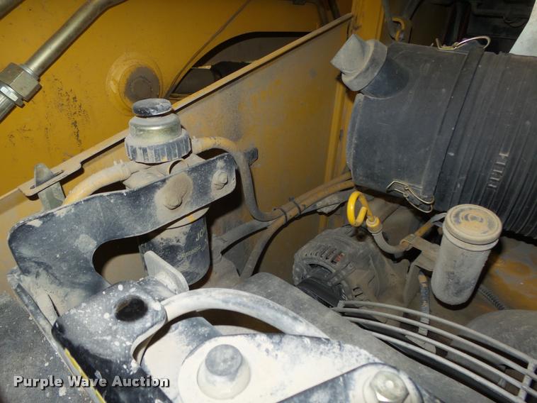 image for item DA0543 2007 John Deere 325 skid steer