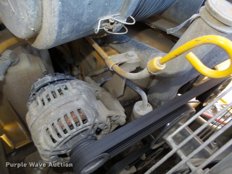 image for item DA0543 2007 John Deere 325 skid steer