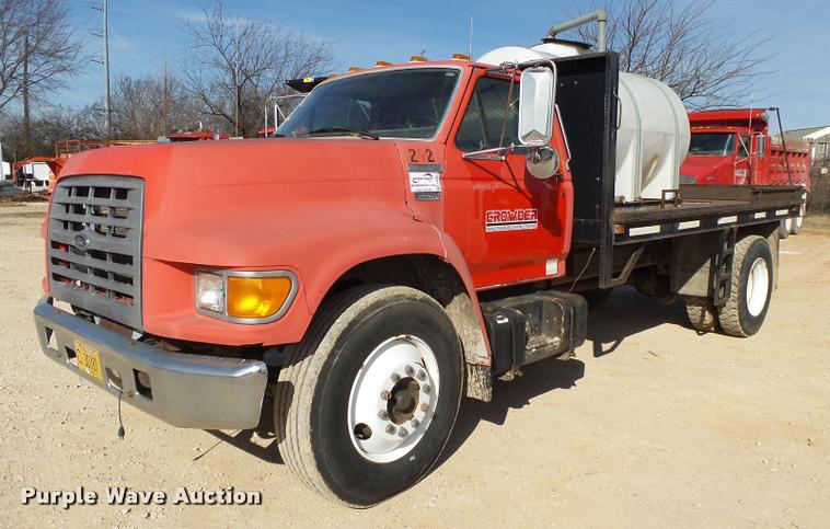 image for item DA2522 1995 Ford F800 Super Duty flatbed truck