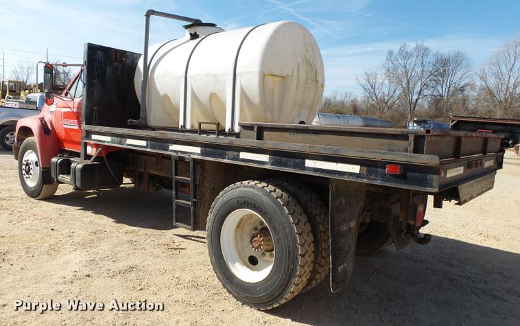 image for item DA2522 1995 Ford F800 Super Duty flatbed truck