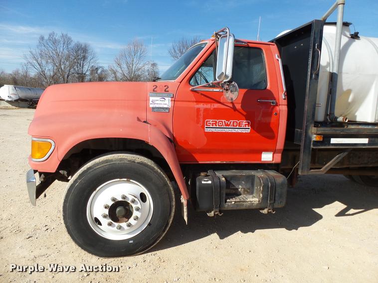 image for item DA2522 1995 Ford F800 Super Duty flatbed truck