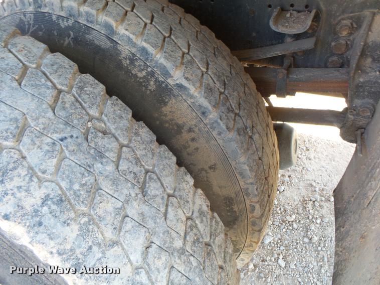 image for item DA2522 1995 Ford F800 Super Duty flatbed truck