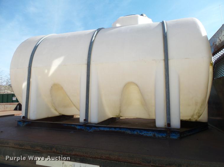 image for item DA2522 1995 Ford F800 Super Duty flatbed truck