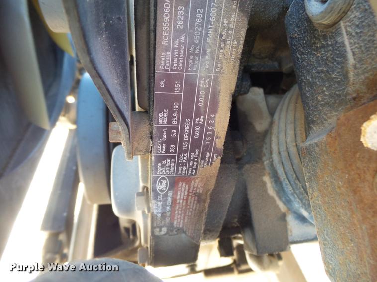 image for item DA2522 1995 Ford F800 Super Duty flatbed truck