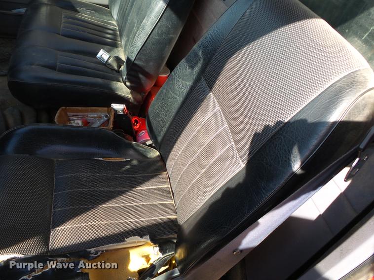 image for item DA2522 1995 Ford F800 Super Duty flatbed truck