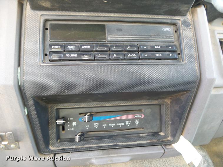 image for item DA2522 1995 Ford F800 Super Duty flatbed truck