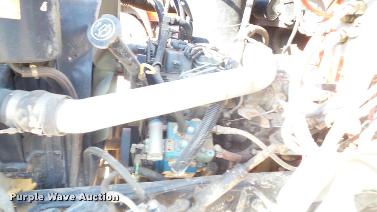 image for item DA2523 1994 Ford F700 flatbed truck