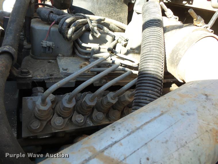 image for item DA2523 1994 Ford F700 flatbed truck