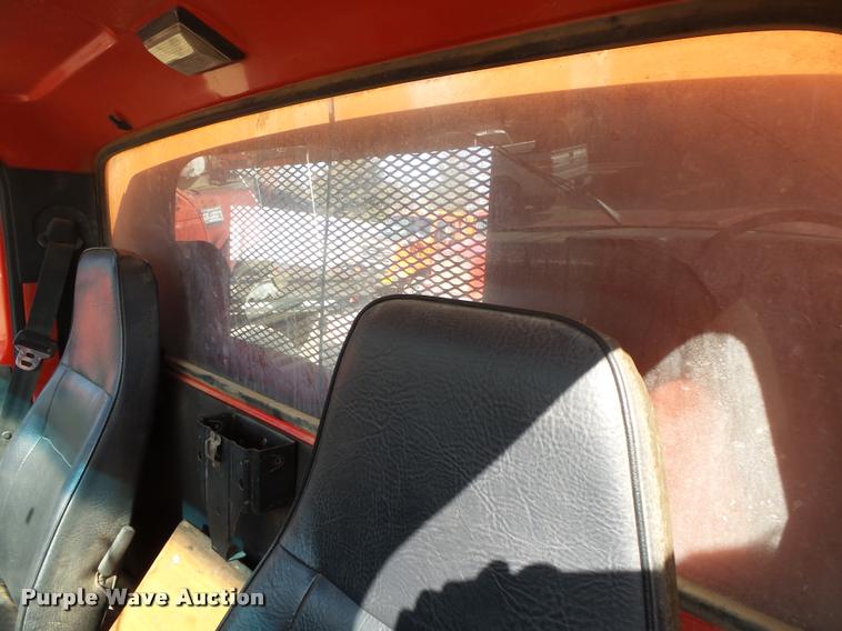 image for item DA2523 1994 Ford F700 flatbed truck