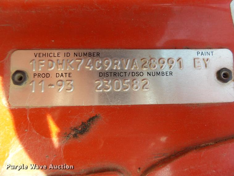 image for item DA2523 1994 Ford F700 flatbed truck