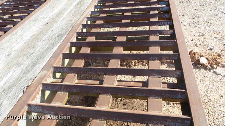 image for item DA2524 1991 Interstate 24T tilt deck equipment trailer