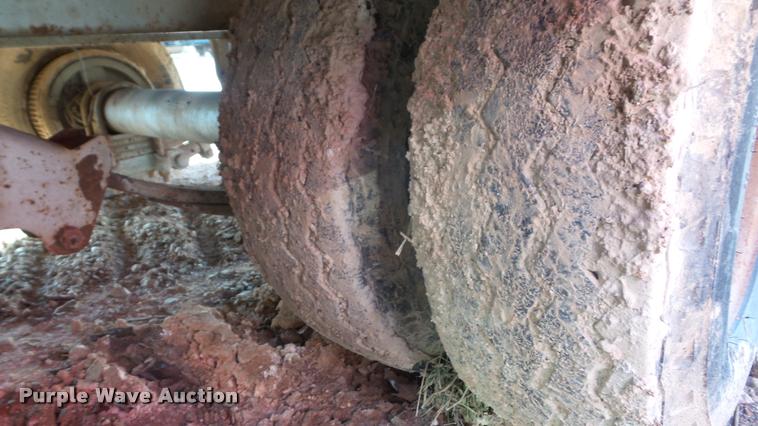 image for item DA2524 1991 Interstate 24T tilt deck equipment trailer