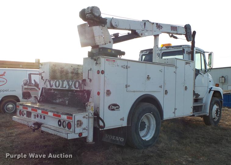 image for item DA2526 2002 Freightliner FL70 service truck with crane