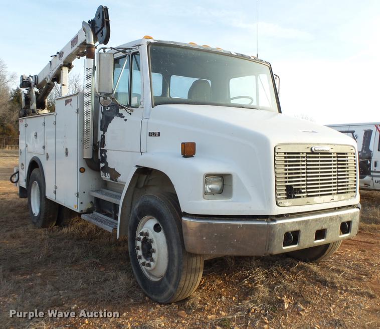 image for item DA2526 2002 Freightliner FL70 service truck with crane