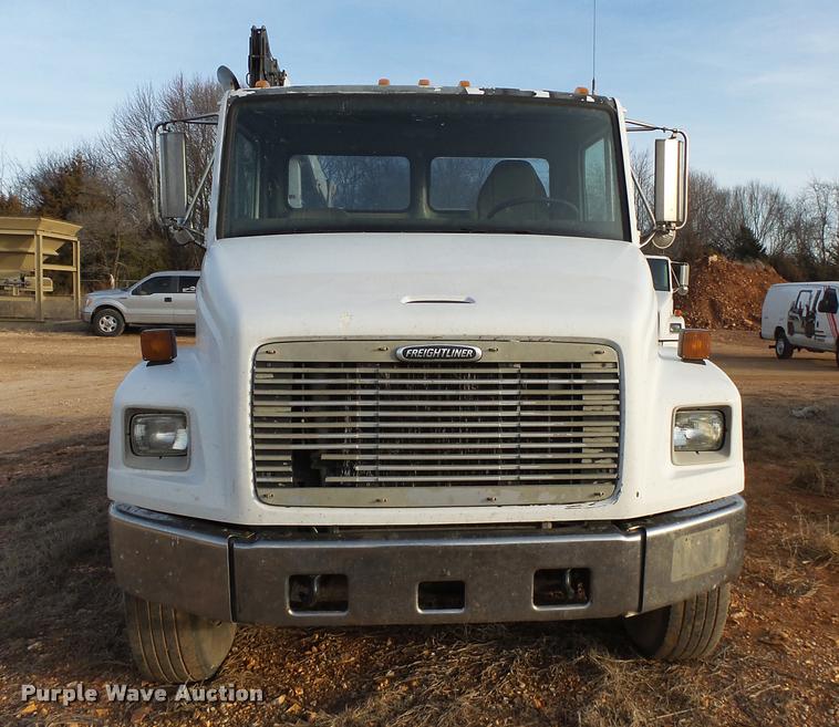 image for item DA2526 2002 Freightliner FL70 service truck with crane