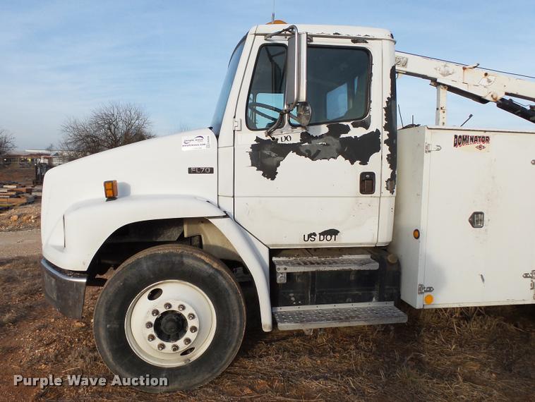 image for item DA2526 2002 Freightliner FL70 service truck with crane
