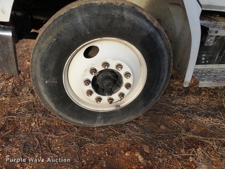 image for item DA2526 2002 Freightliner FL70 service truck with crane