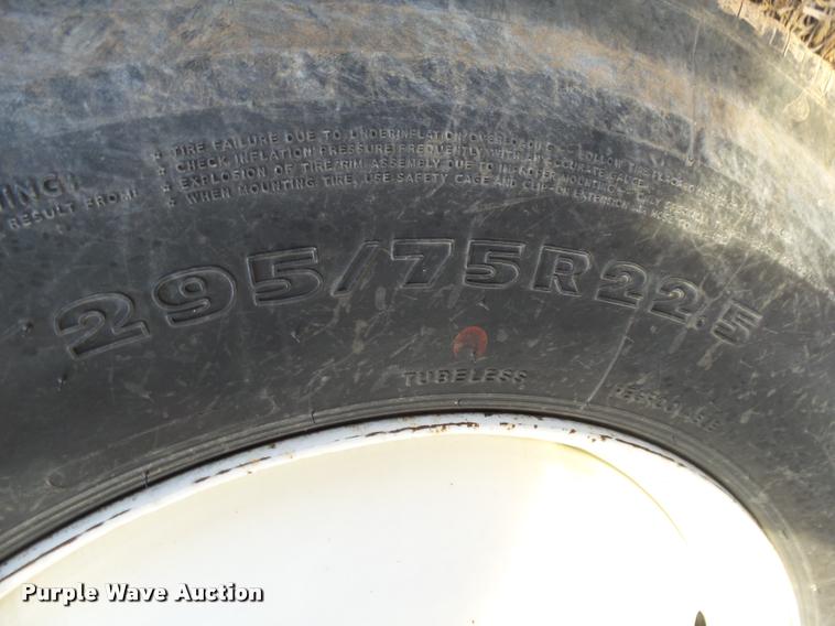 image for item DA2526 2002 Freightliner FL70 service truck with crane