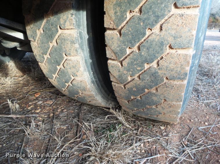 image for item DA2526 2002 Freightliner FL70 service truck with crane