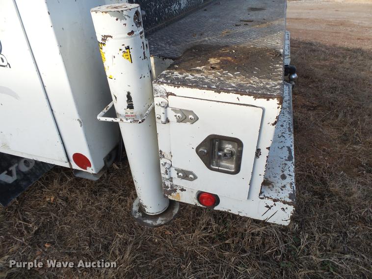 image for item DA2526 2002 Freightliner FL70 service truck with crane