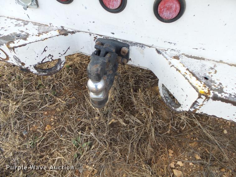 image for item DA2526 2002 Freightliner FL70 service truck with crane